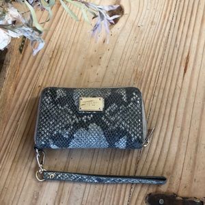 🍰 Michael Kors wristlet wallet